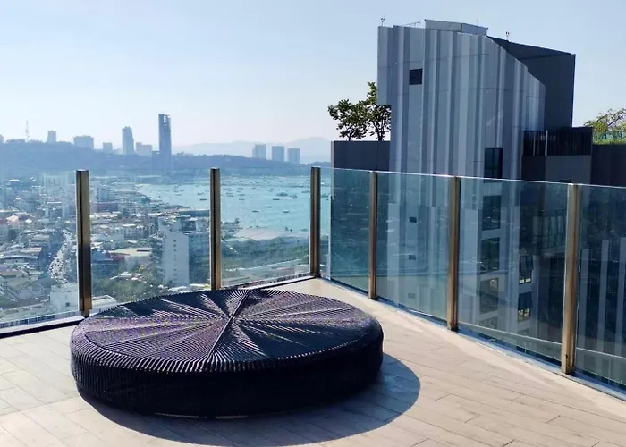 Pattaya Central Beach Apartment